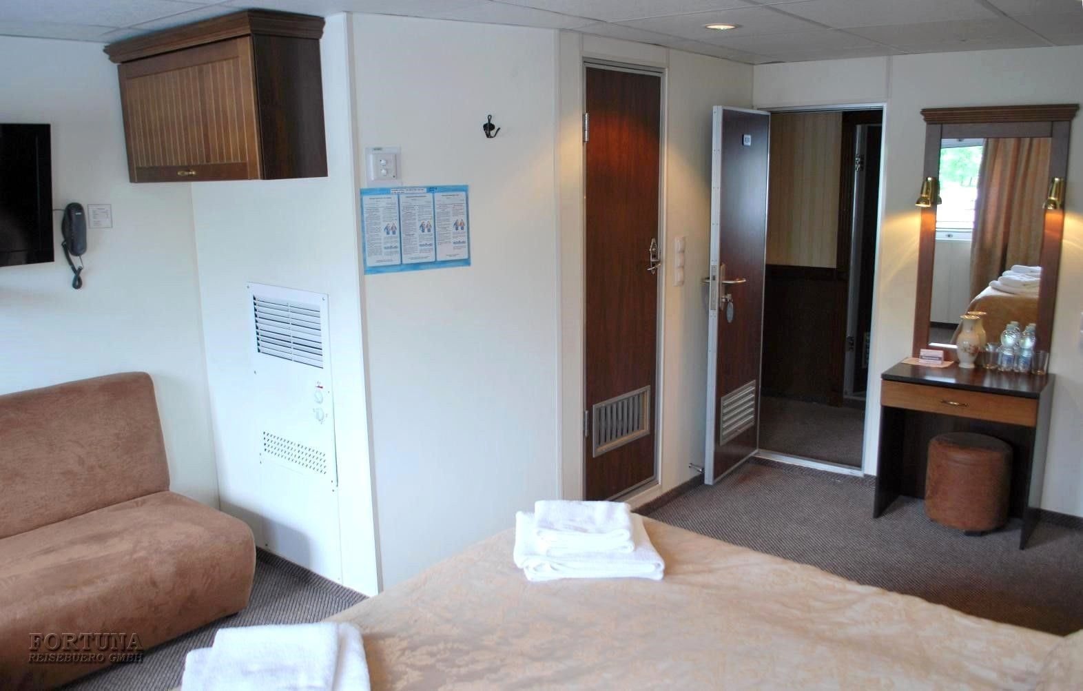 Теплоход Волга Стар. Люкс однокомнатный 2М+ ||6