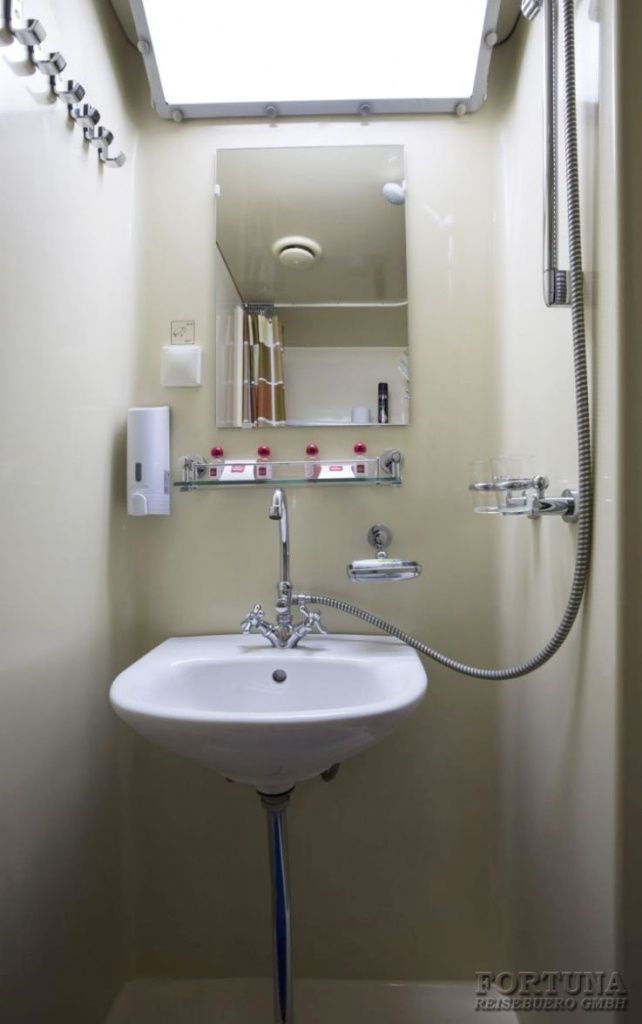 Теплоход Георгий Чичерин. Одноместные каюты ||7