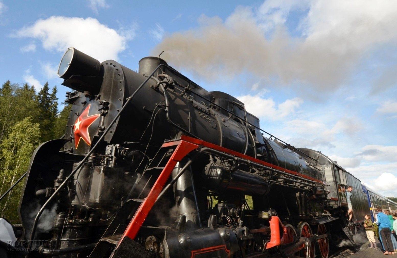 Карельские пейзажи на Ретропоезде 2: Рускеала & водопады. Апрель - Октябрь 2026