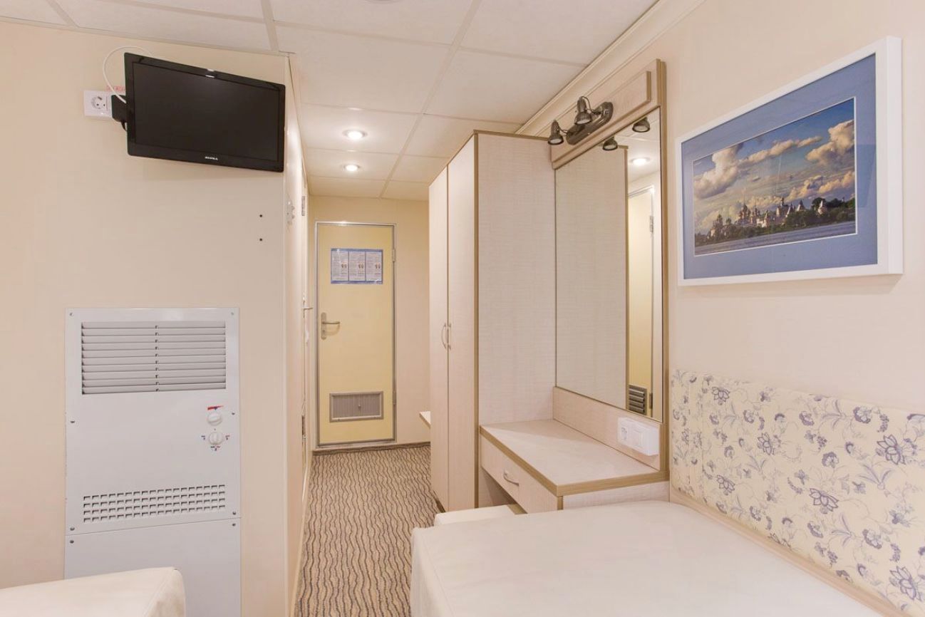 Теплоход С. Дягилев. Двухместные каюты Стандарт 2M ||7