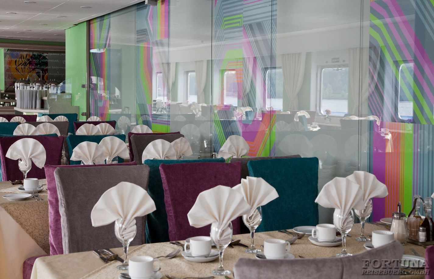 Речные круизы. ТХ Максим Литвинов 4*. Ресторан ||1