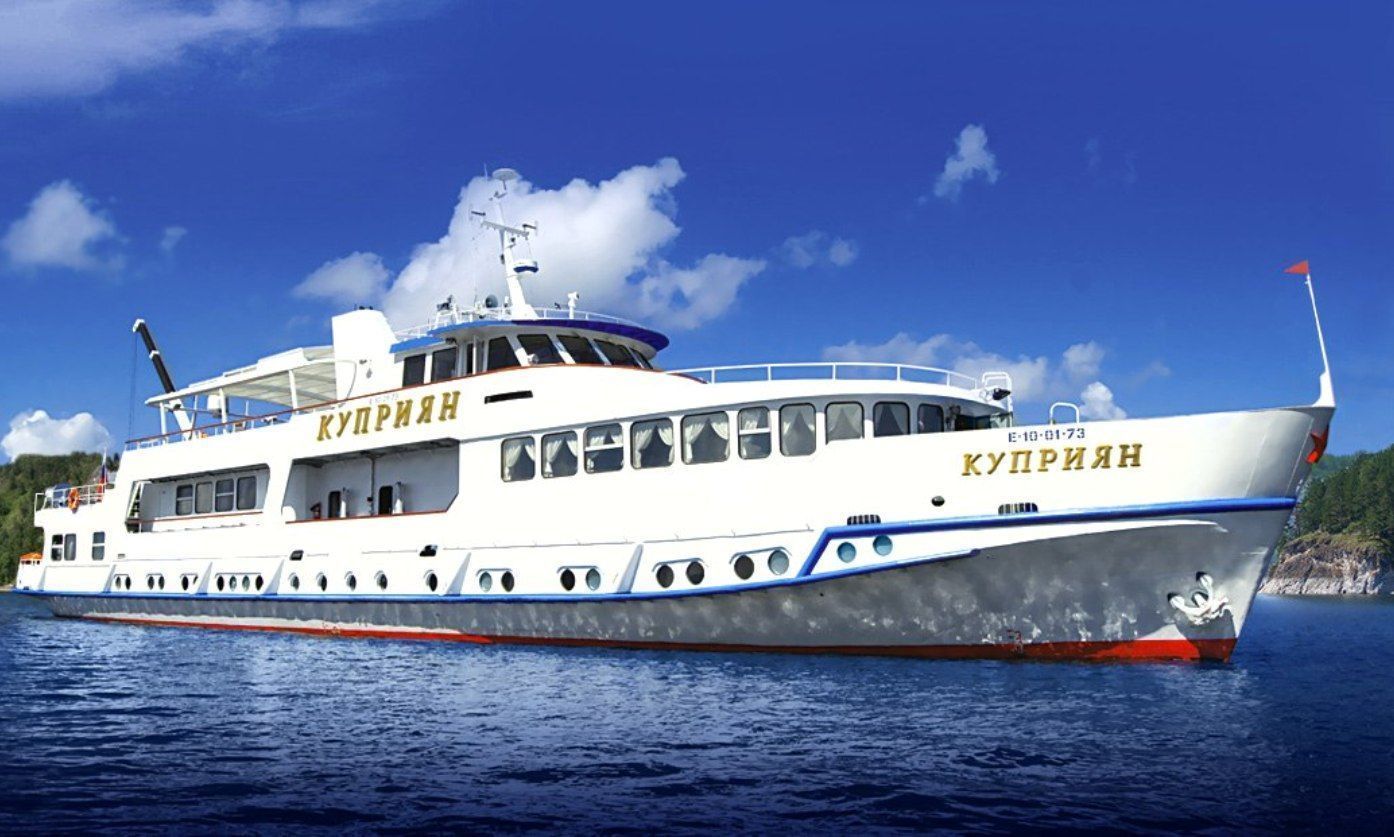 Речные прогулки и круизы по Енисею на теплоходе-яхте "Куприян"