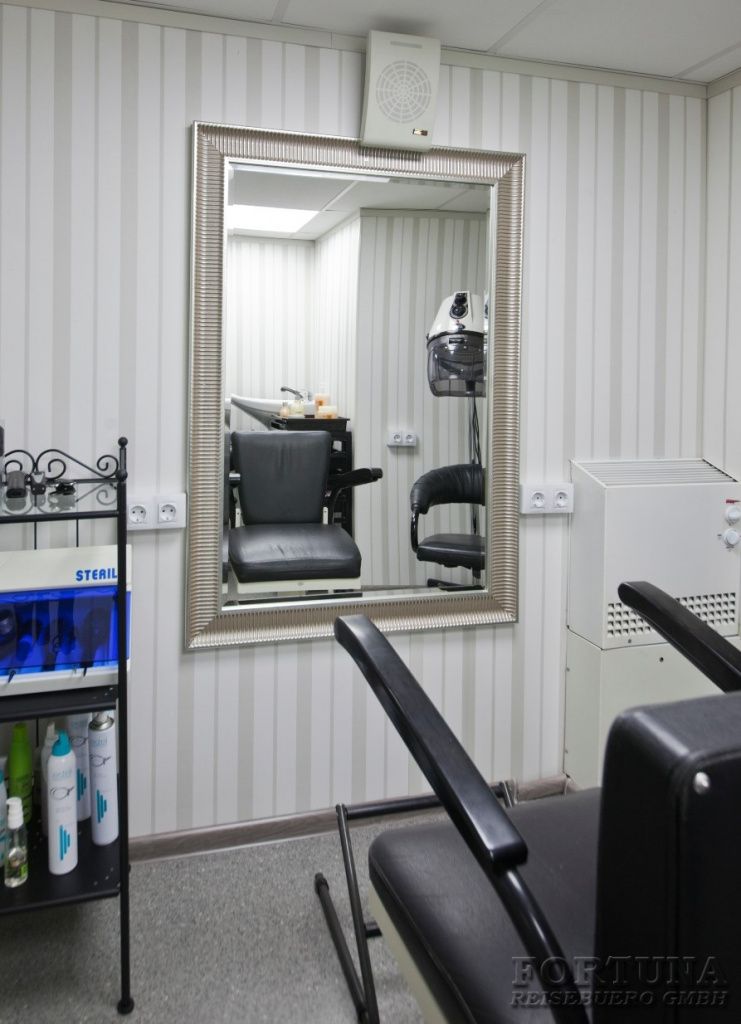 Круизы по России. ТХ М. Литвинов 4*. Парикмахерская ||4