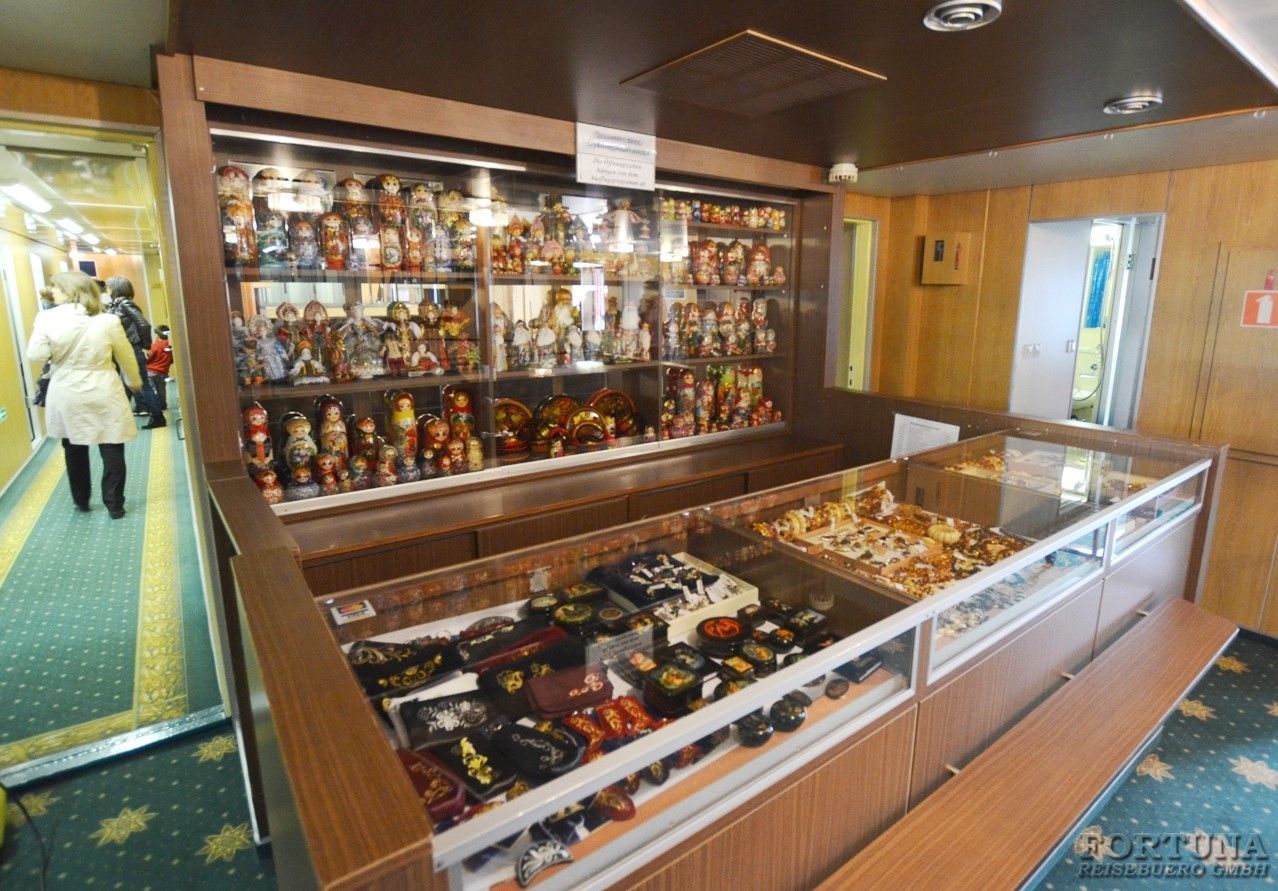 Круизы по России. ТX Георгий Чичерин. Сувенирный магазин ||5