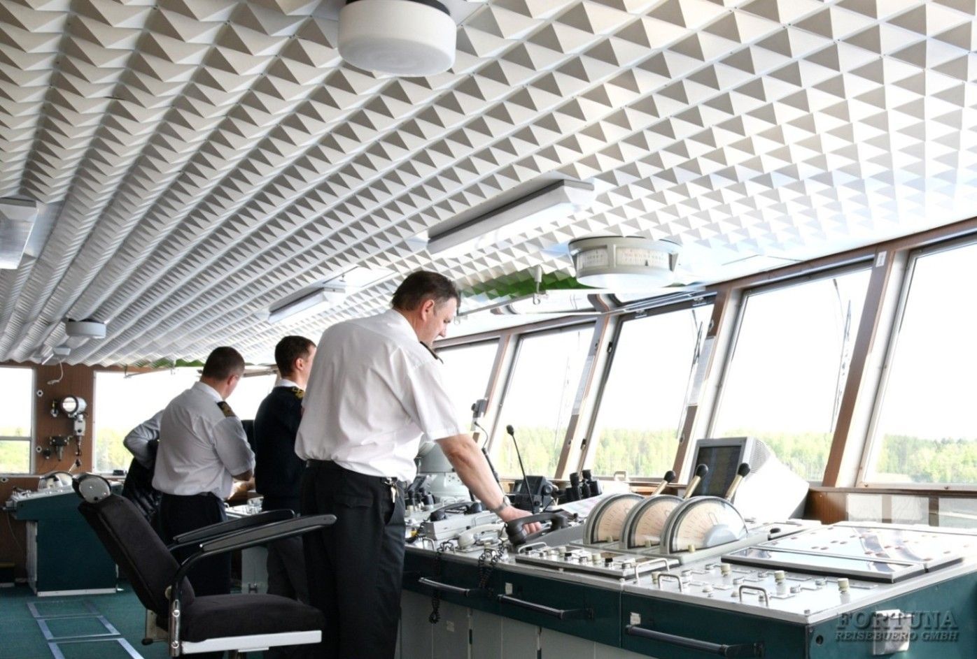 Теплоход Игорь Стравинский 4*. Капитанский мостик