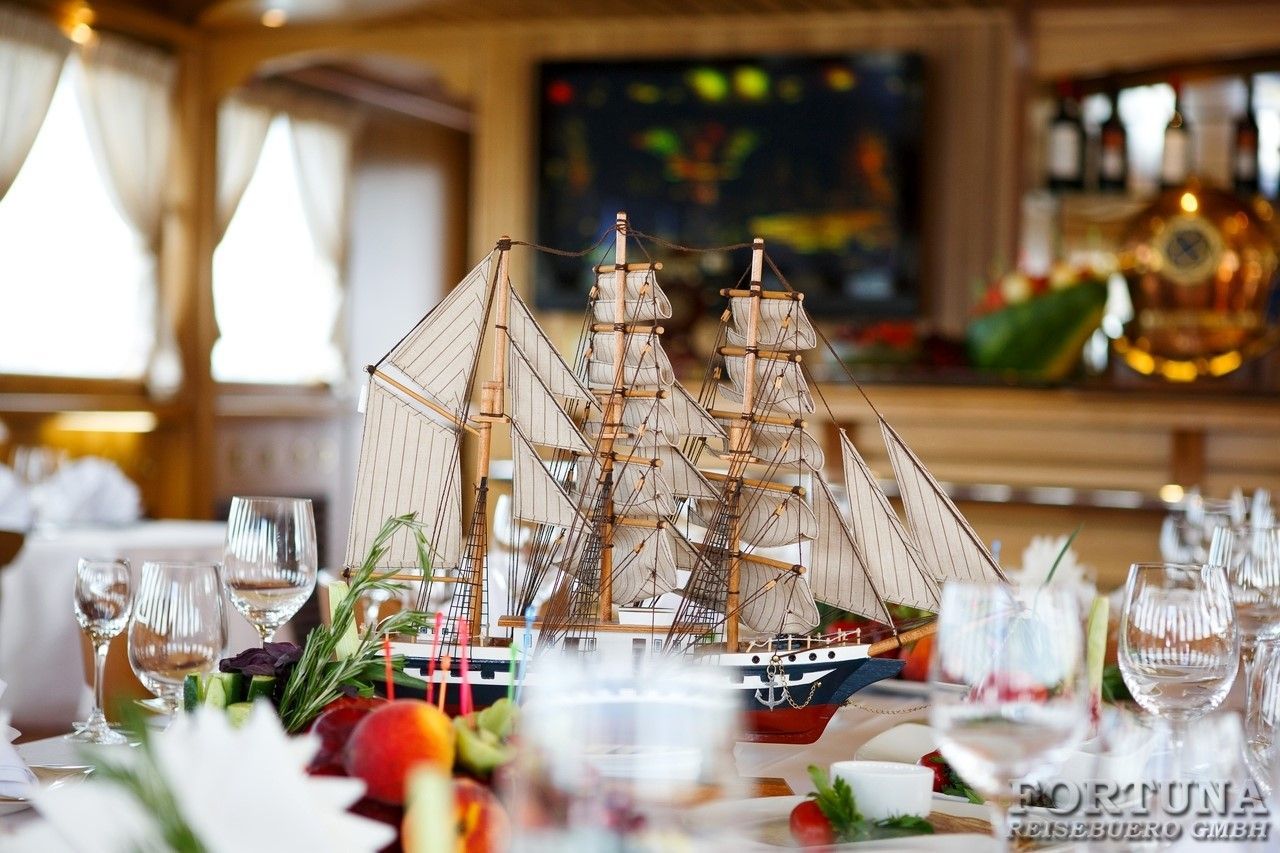 ТХ Куприян, ресторан. Круиз по Енисею ||1