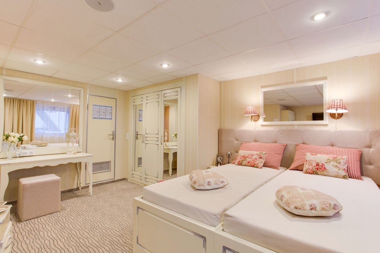 Речные круизы по России. ТХ Сергей Дягилев