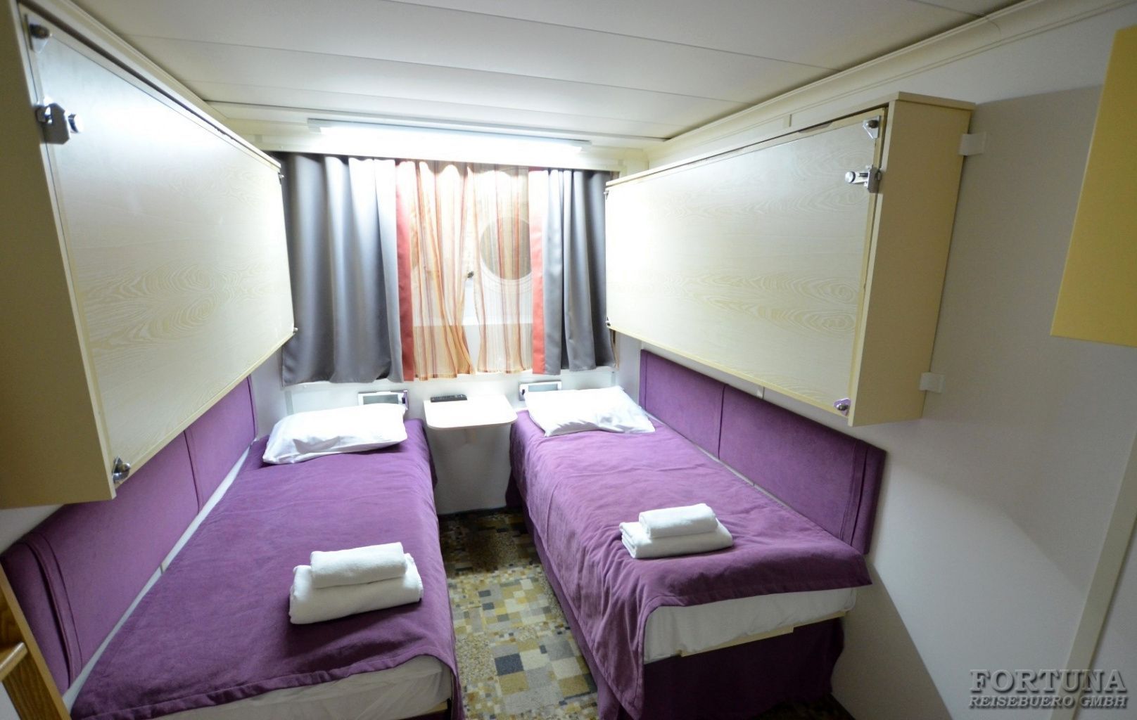 Теплоход М. Литвинов 4*. Каюты Четырехместные ||8