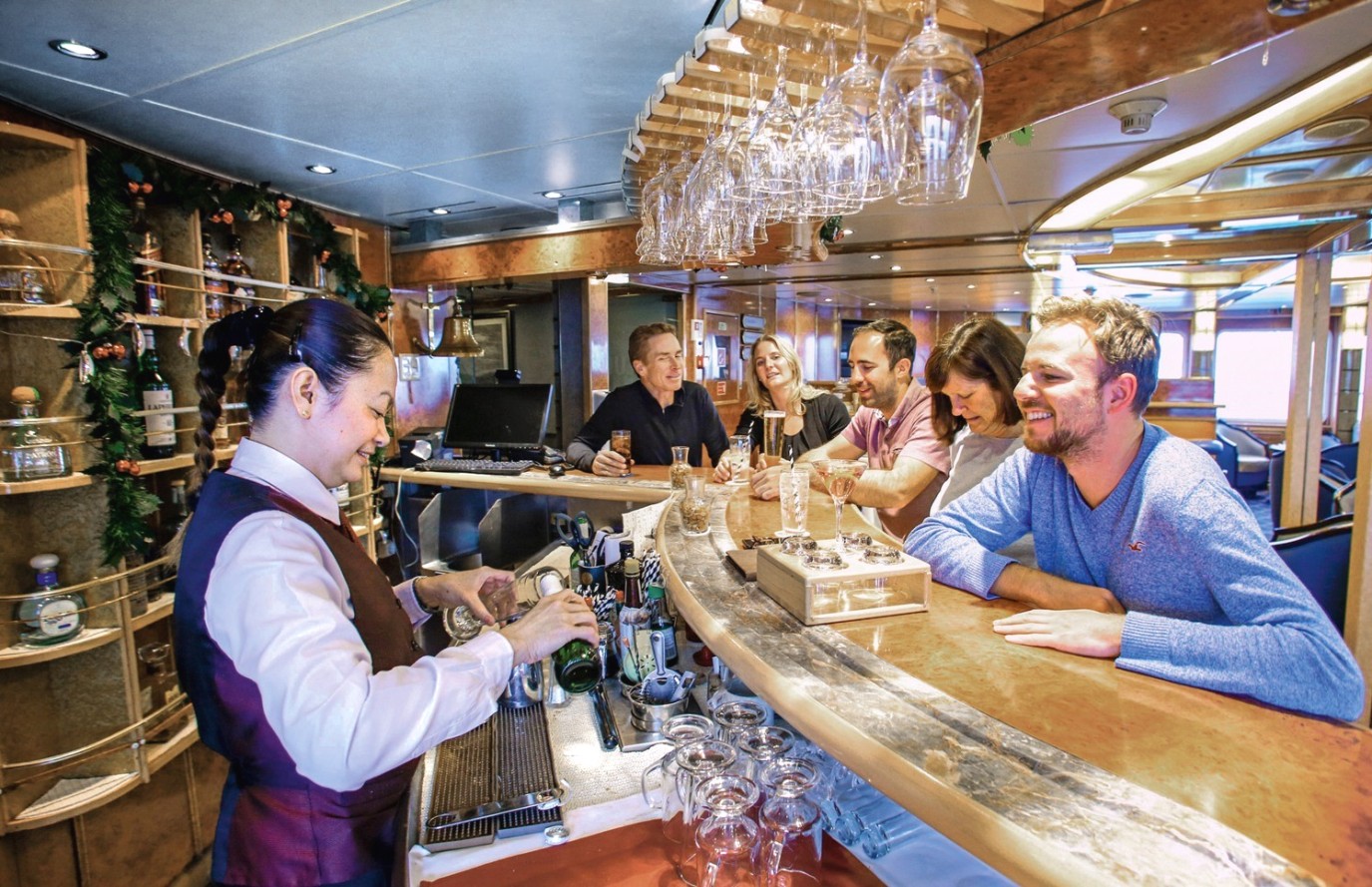 Круизы на Южный полюс. Си Спирит – судно премиум-класса. Бар ||2