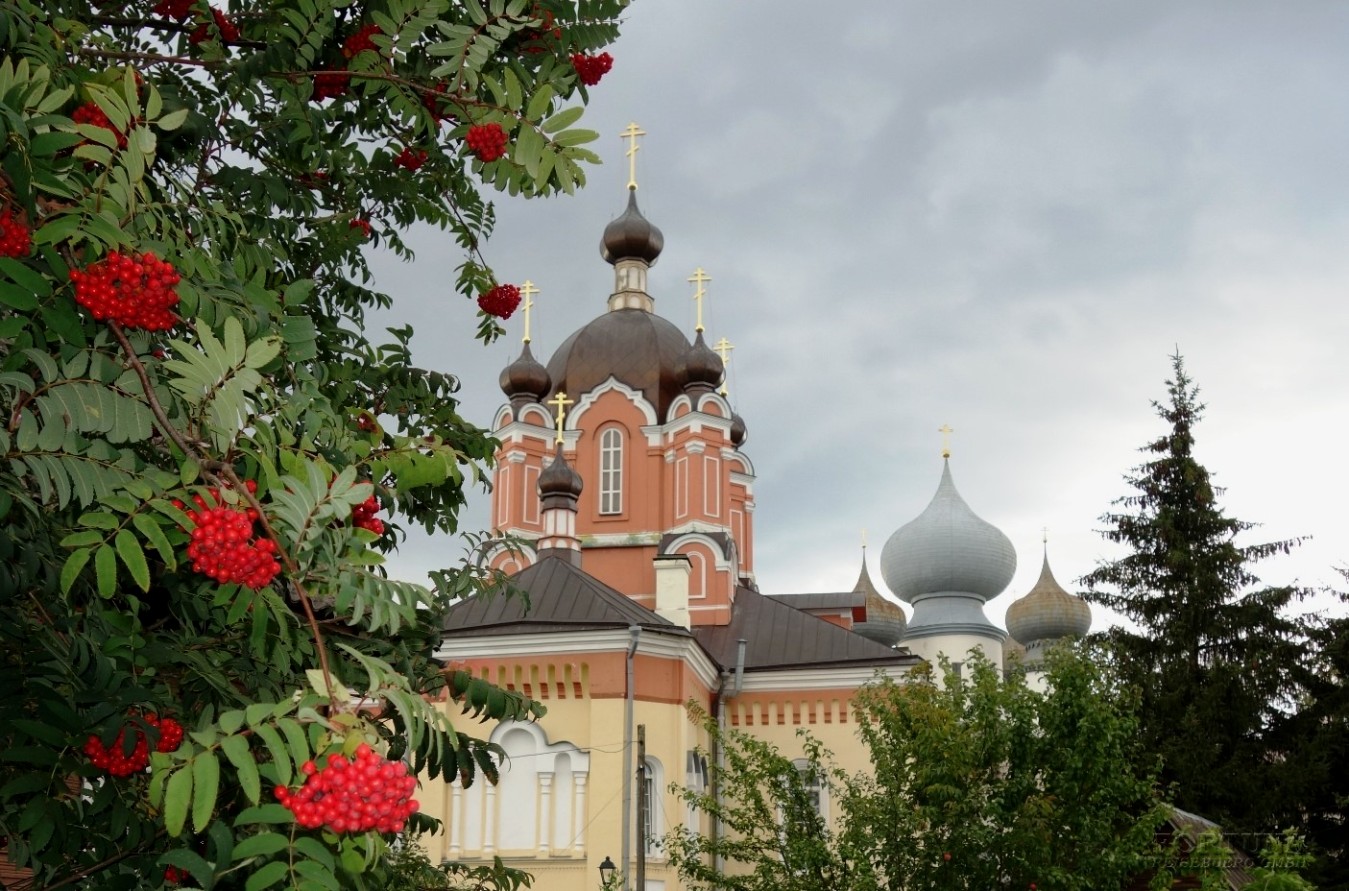 Экскурсия "Тихвинские монастыри: тур к чудотворной иконе", Октябрь - Апрель
