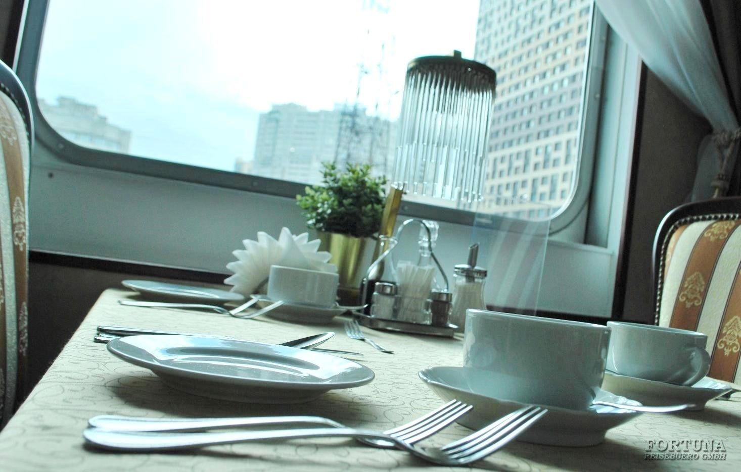 Речные круизы, тх Волга Стар. Ресторан Малый НЕВА ||1