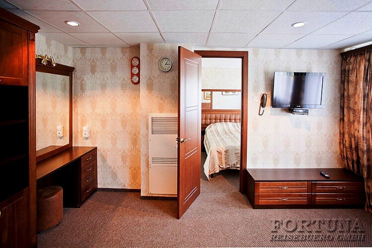 Теплоход Волга Стар 4*. Люкс двухкомнатный ||4