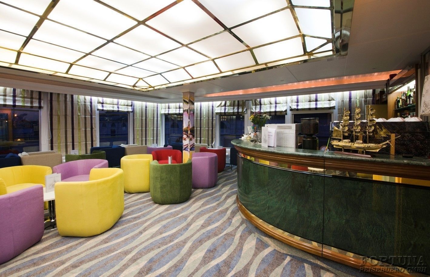 ТХ Максим Литвинов 4*. Бар Акварель ||2