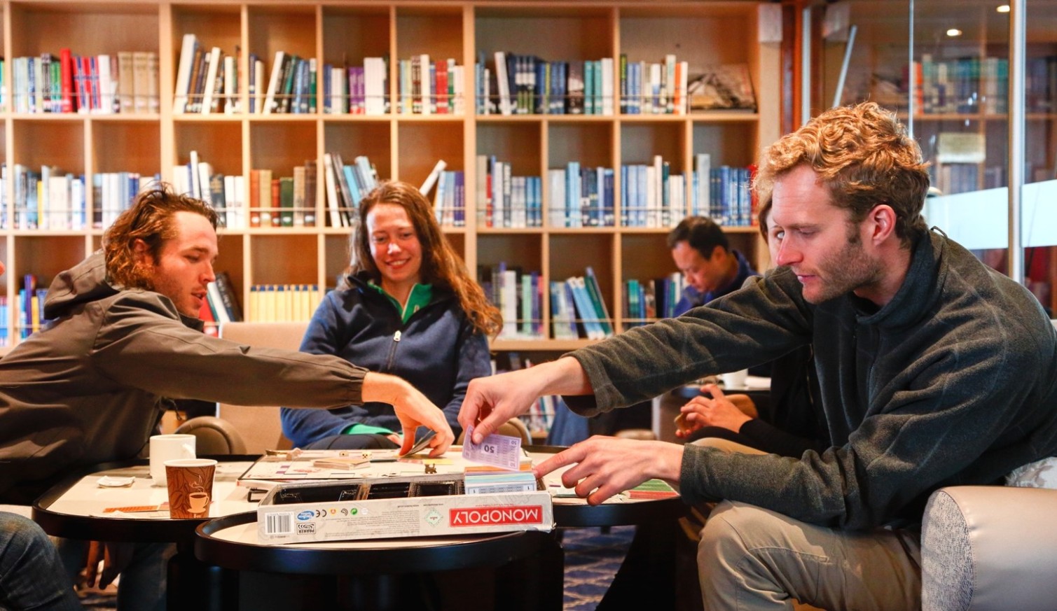 Круизы на Южный полюс. Си Спирит – судно премиум-класса. Библиотека ||3