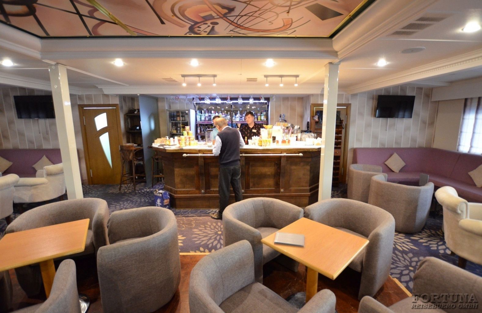 Речные круизы. Теплоход Максим Литвинов 4*