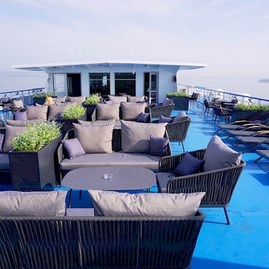 Теплоход Александра. Солнечная палуба