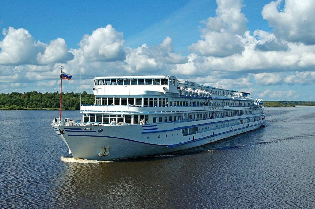 Круизы по России. Теплоход Александра