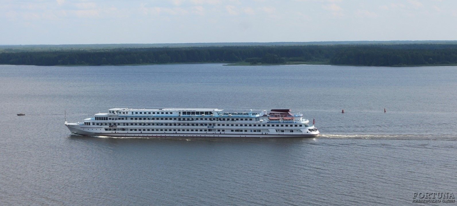 Круиз на остров Валаам из Петербурга, теплоход "Ленин", сезон 12