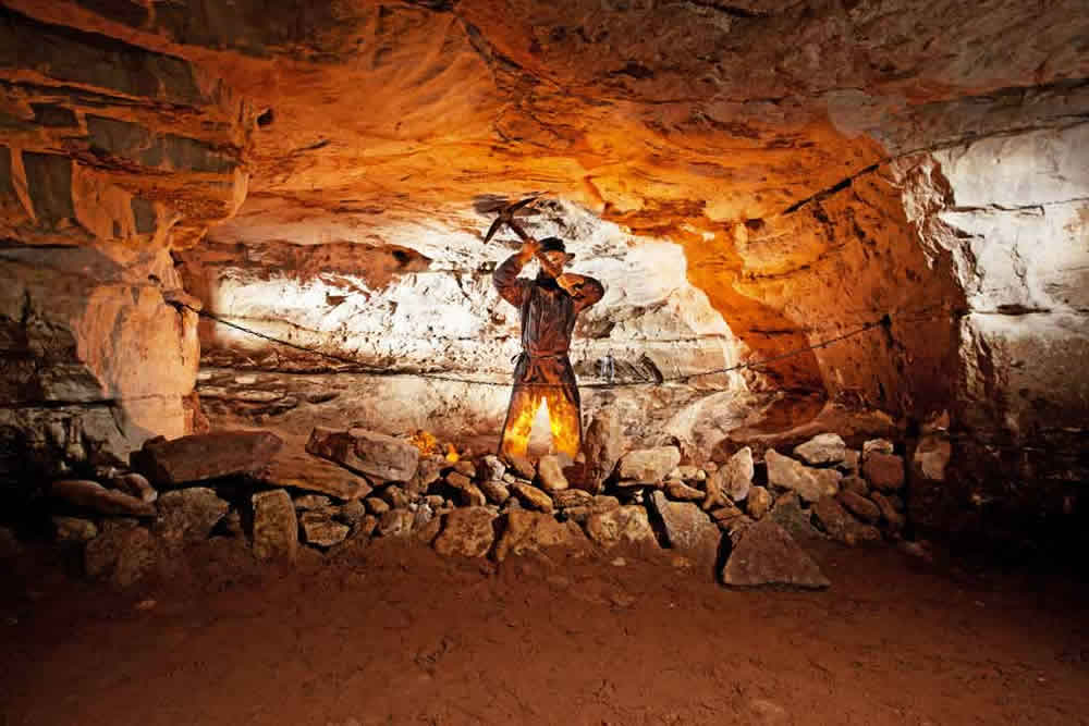 Экскурсия "Саблино: тайны пещер и Ниагарский водопад на Тосне"