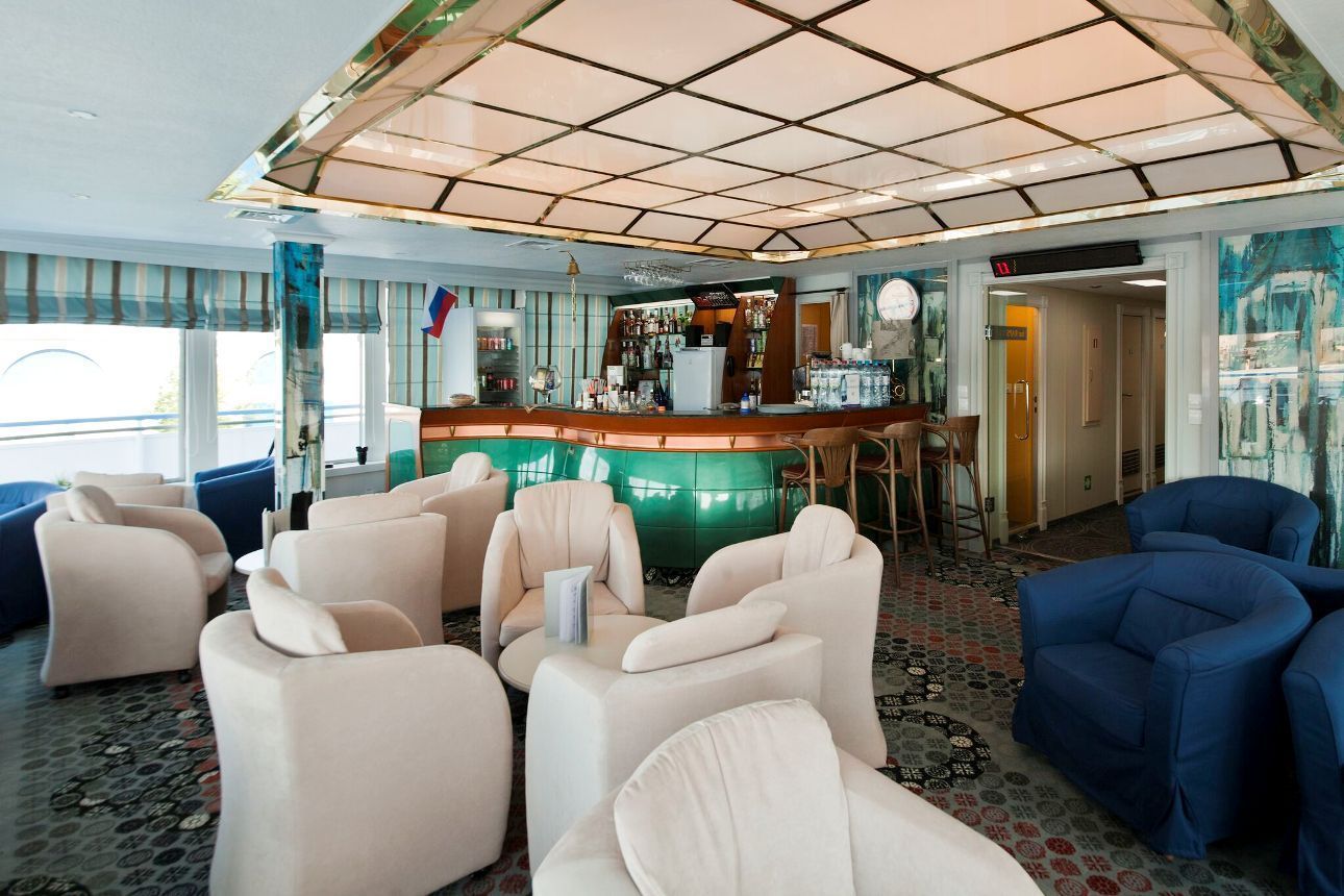 Речные круизы. Тх Сергей Дягилев, бар Панорама ||2