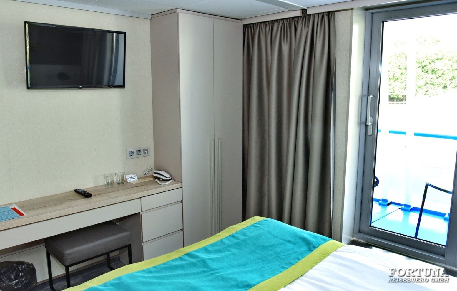 Тх Игорь Стравинский 4*. Полулюкс 2М с балконом ||5