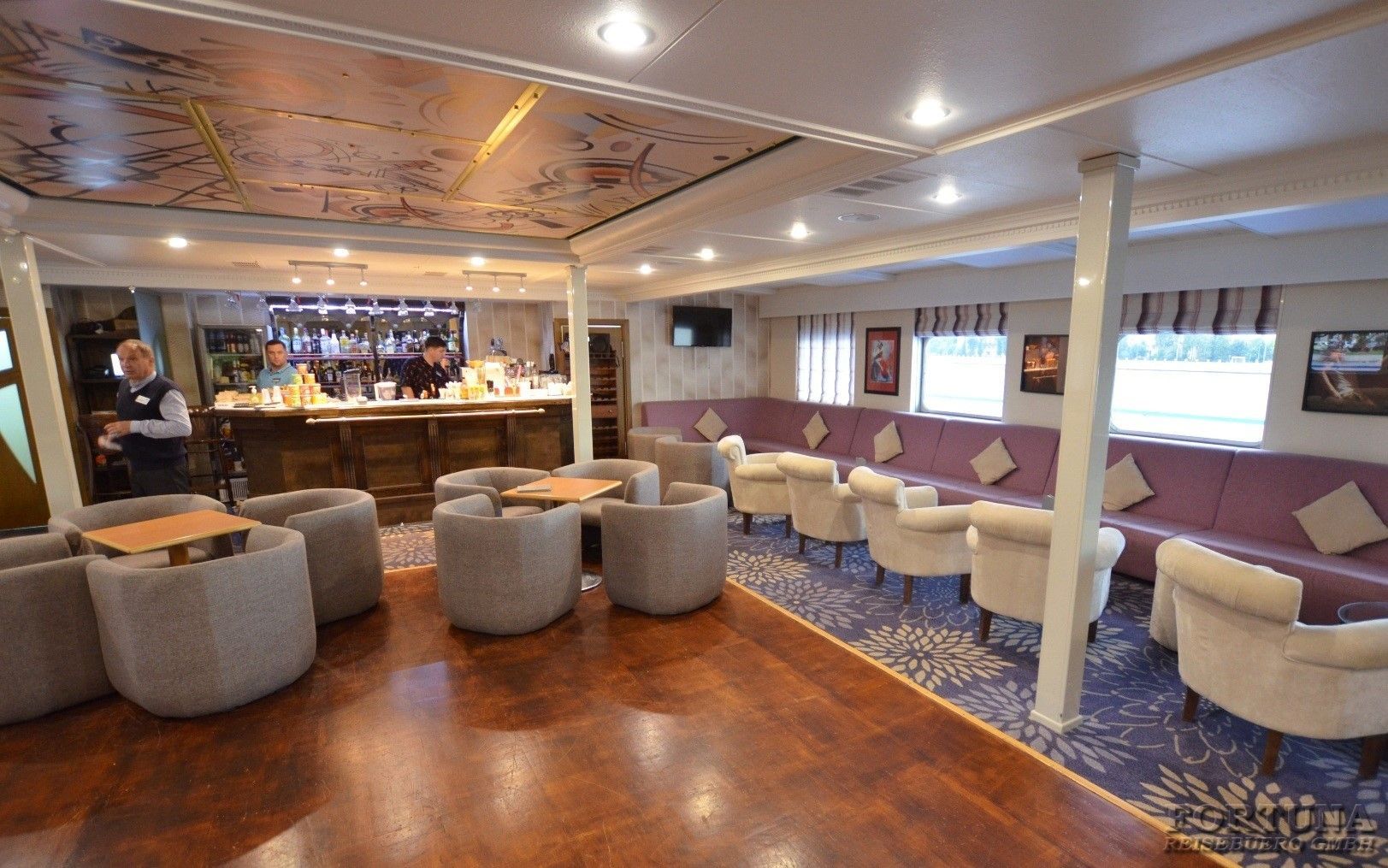 Круизы по России. ТХ М. Литвинов 4*. Музыкальный салон