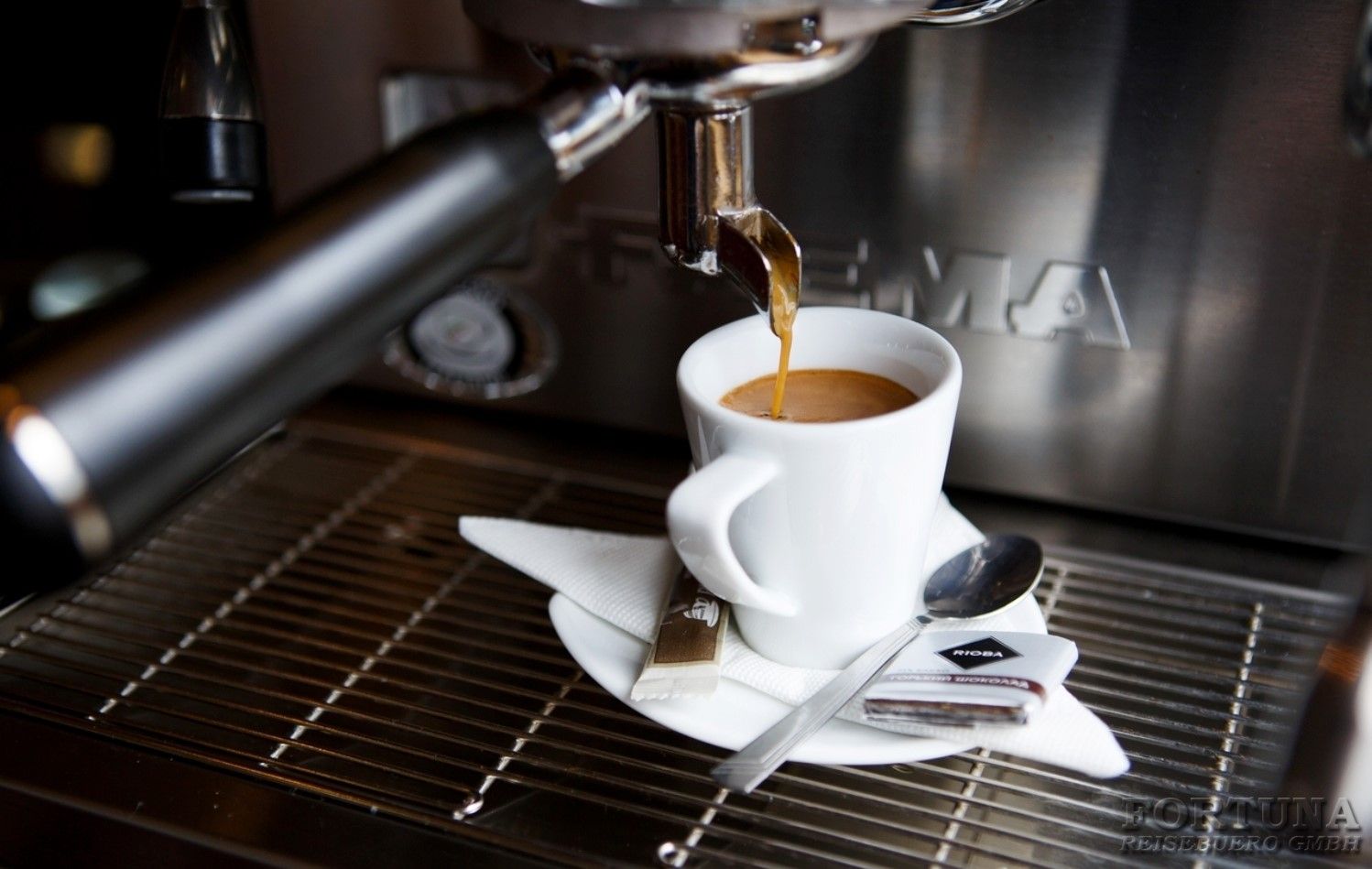 Теплоход Куприян, бар. Сибирские круизы по Енисею ||2