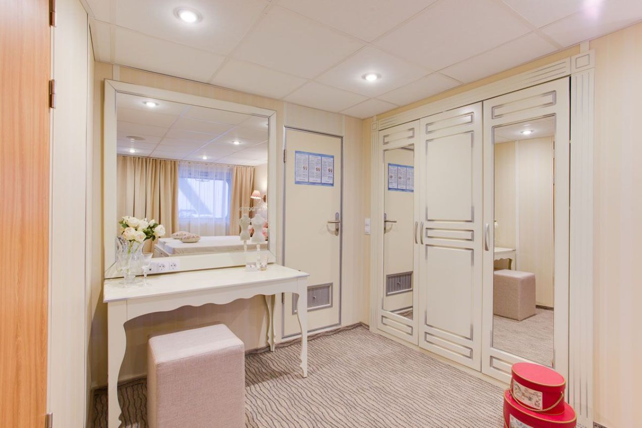 Речные круизы. Тх С. Дягилев. Люксы однокомнатные 2М+ ||6