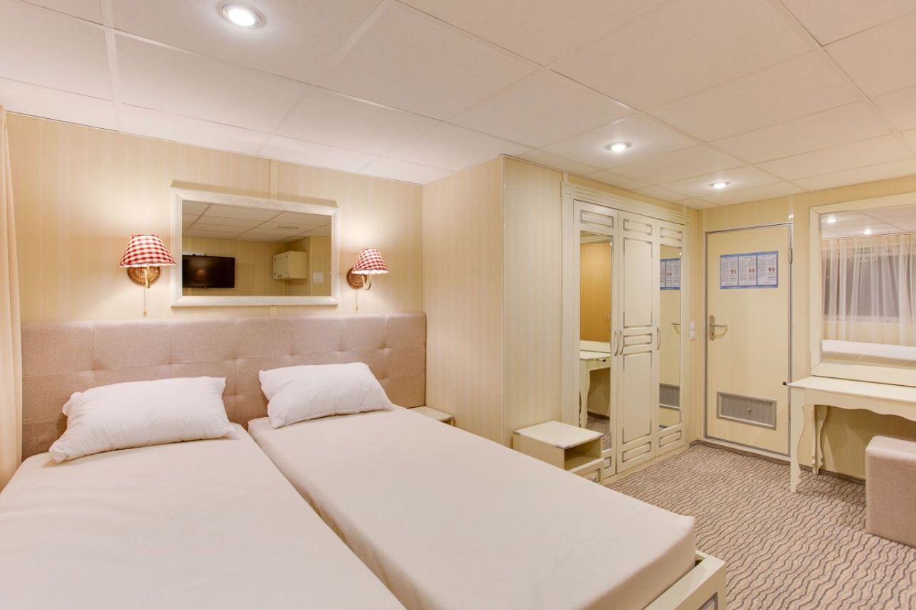 Речные круизы. Тх С. Дягилев. Люксы однокомнатные 2М+ ||6