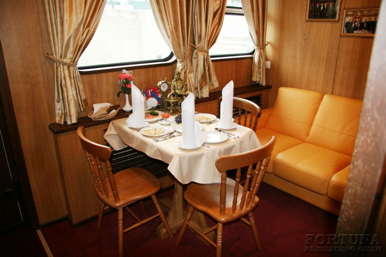 Круизы по Енисею. Теплоход-яхта Куприян, каюта ЛЮКС VIP ||3