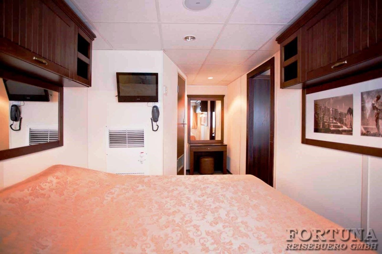 Теплоход Волга Стар 4*. Люкс двухкомнатный ||4