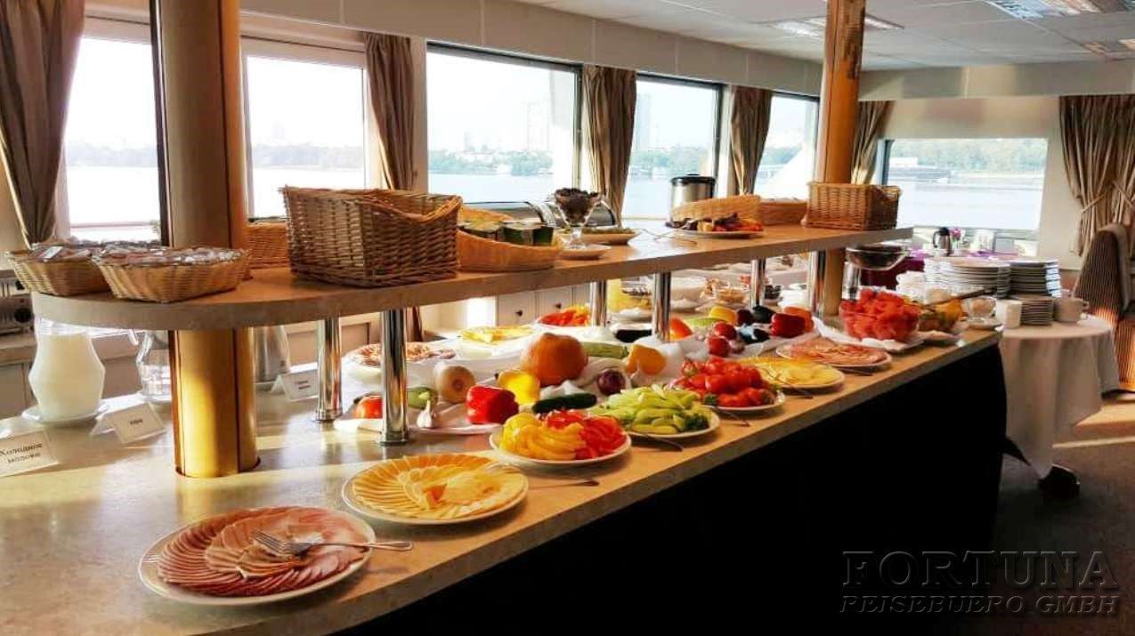 Круизы по России. ТХ Волга Стар 4*. Ресторан Волга на Средней палубе ||1