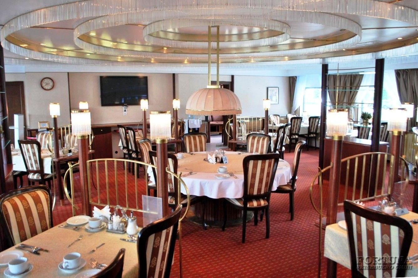 Речные круизы, тх Волга Стар. Ресторан Малый НЕВА