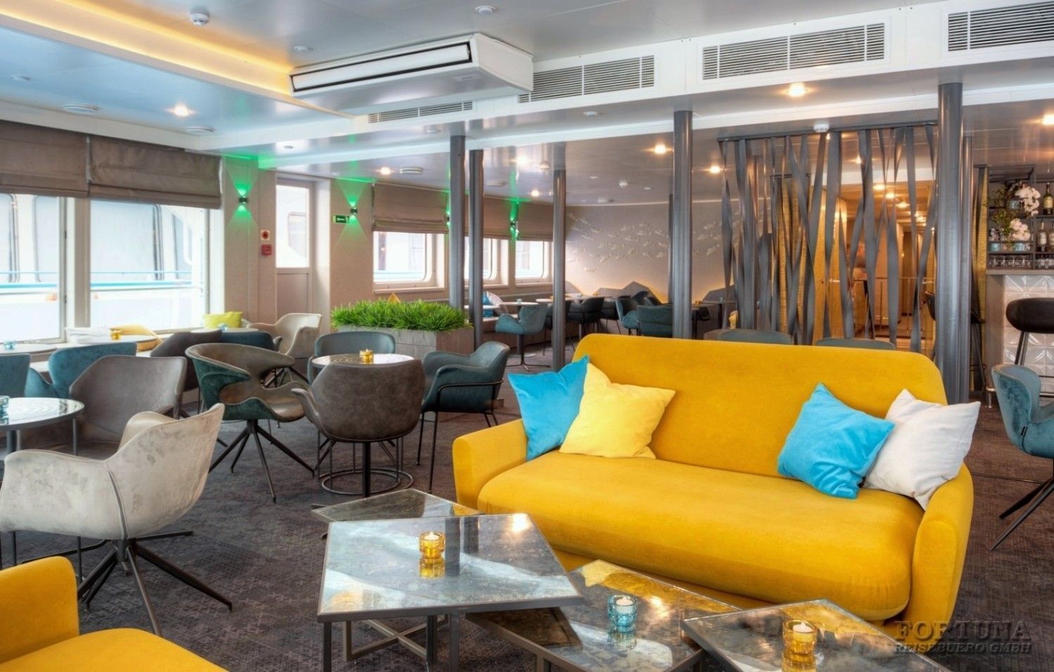 Теплоход И. Стравинский 4*. Панорама бар ||2