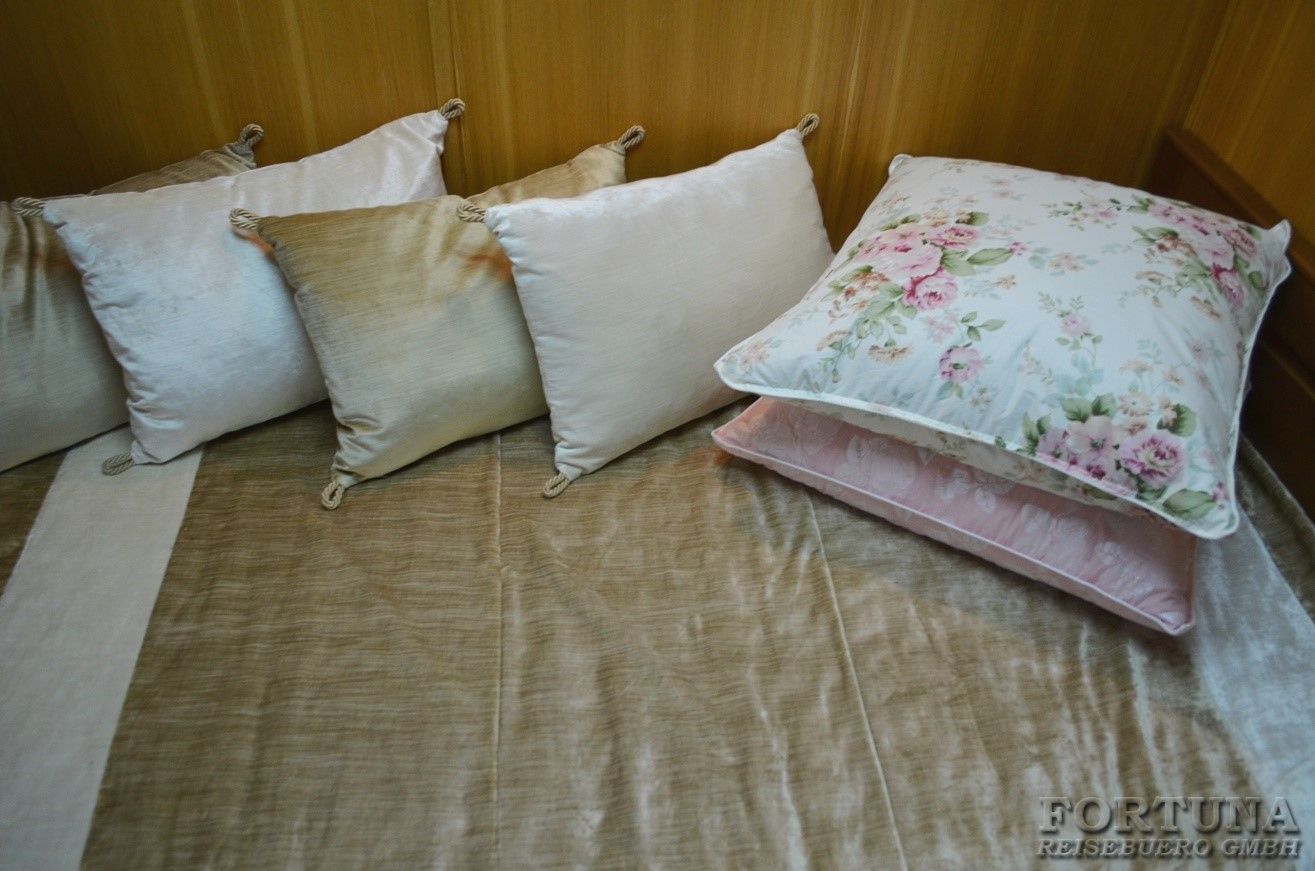 Круизы по Енисею. Теплоход-яхта Куприян, каюта ЛЮКС VIP ||3