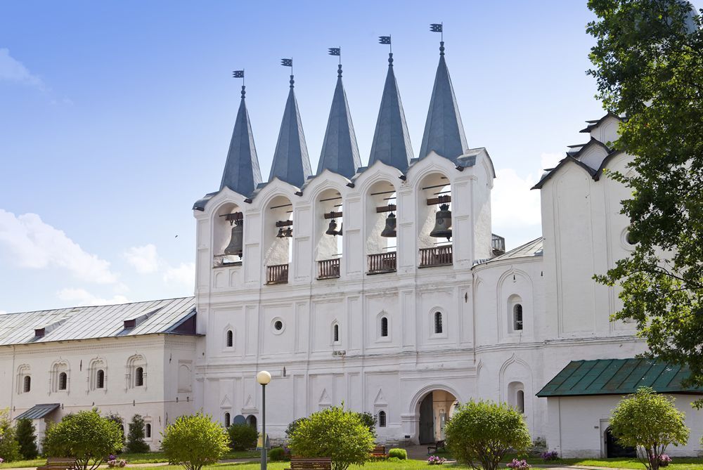 Экскурсия "Тихвинские монастыри: тур к чудотворной иконе", Летняя программа