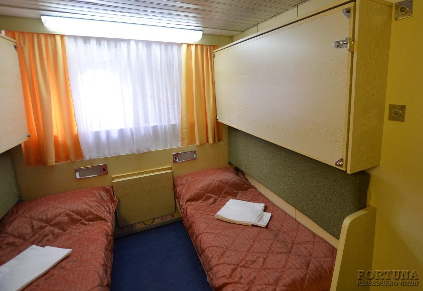 ТХ Г. Чичерин. Четырехместные двухъярусные каюты ||9