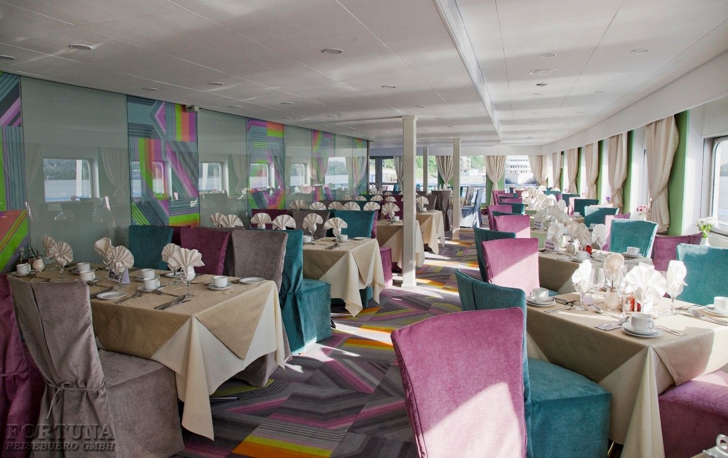 Речные круизы. Теплоход Максим Литвинов 4*