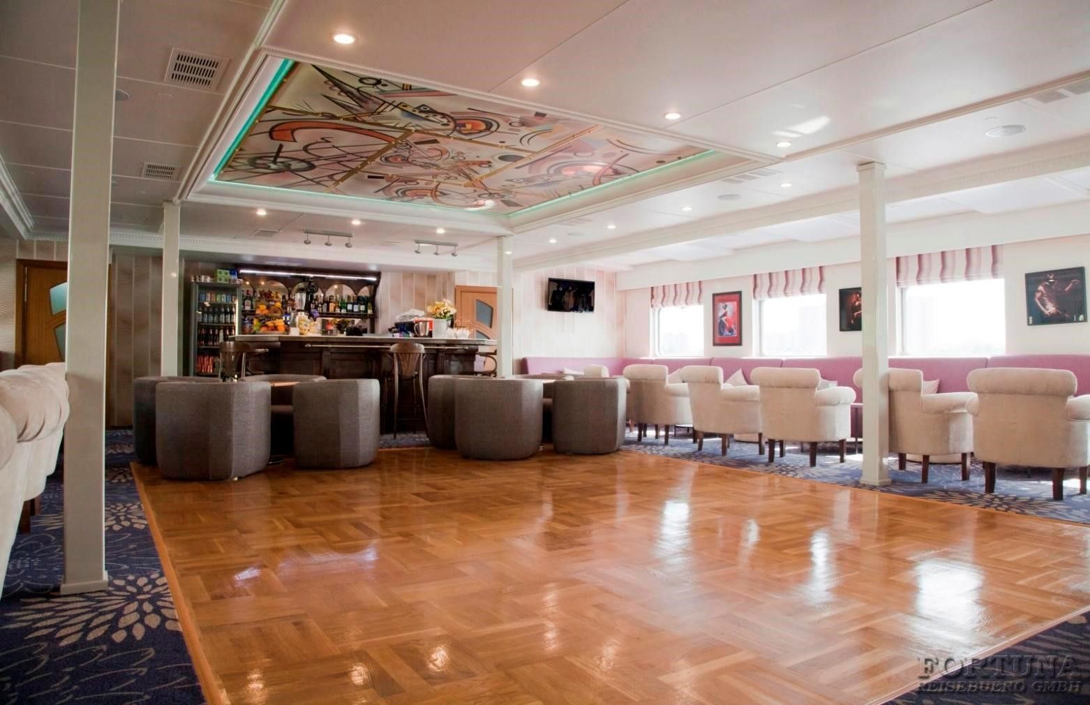 ТХ Максим Литвинов 4*. Бар Акварель ||2