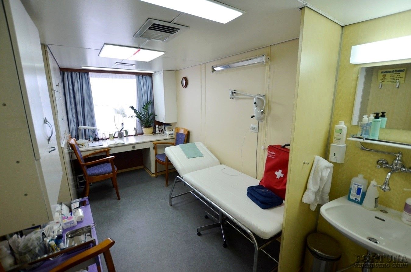 Речные круизы. Тх Сергей Дягилев, медпункт ||4