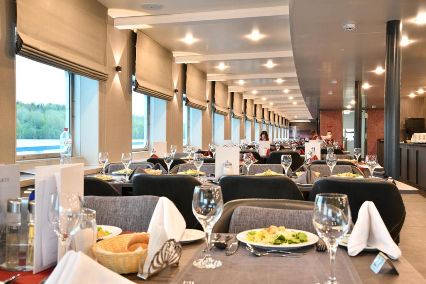 Круизы по России. ТХ И. Стравинский, ресторан ||1