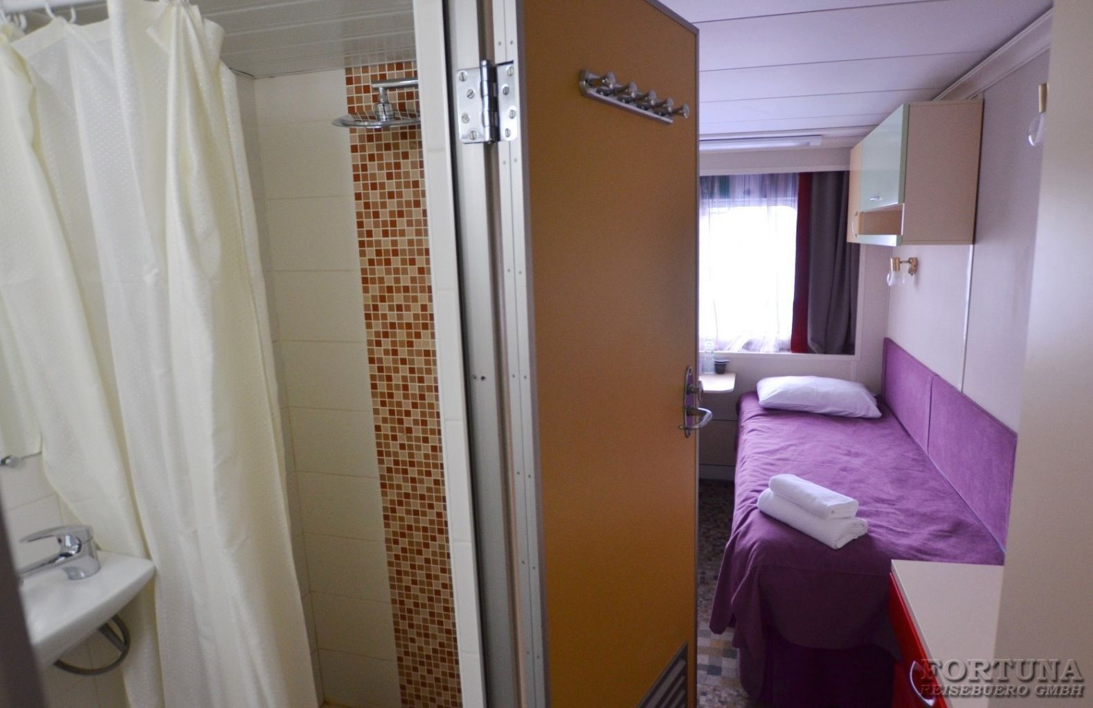 Теплоход М. Литвинов 4*. Каюты Двухместные ||7