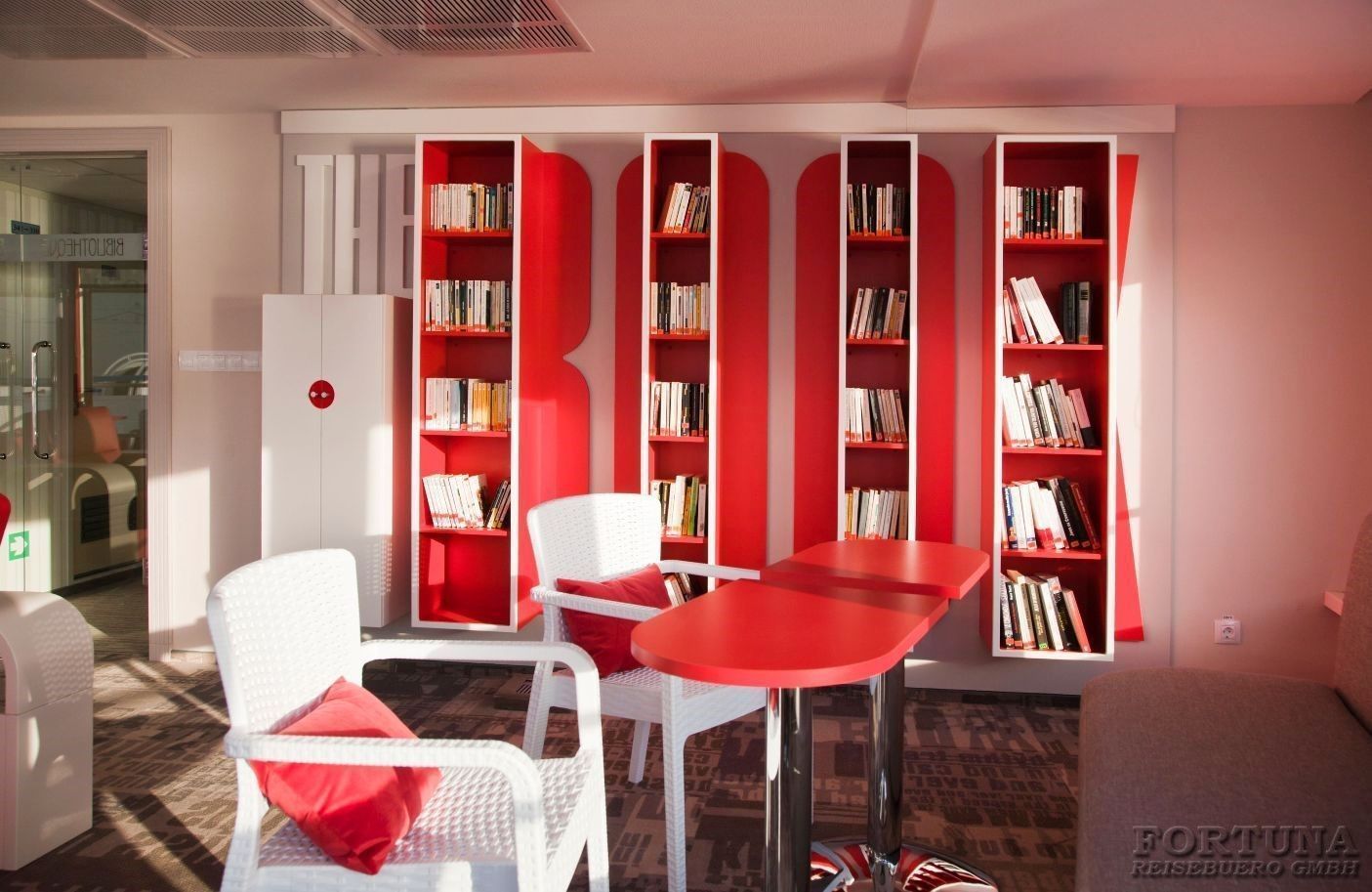 ТХ Максим Литвинов 4*. Библиотека ||3