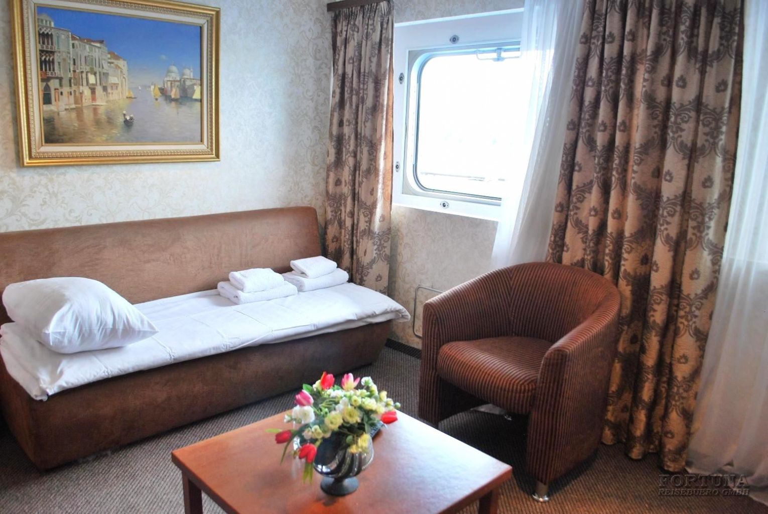 Теплоход Волга Стар. Каюты Люкс двухкомнатный 2М+ ||5