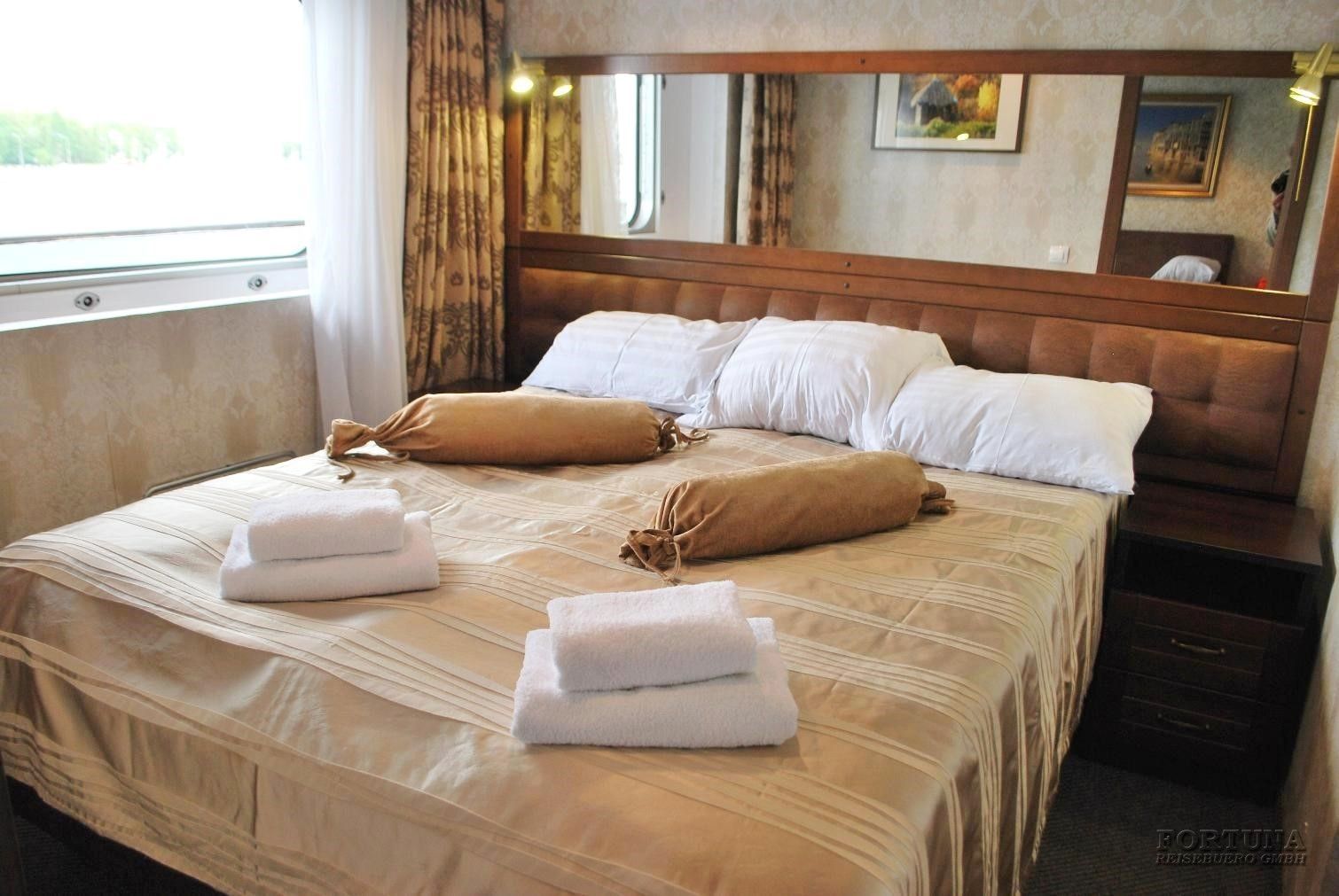 Теплоход Волга Стар. Каюты Люкс двухкомнатный 2М+ ||5