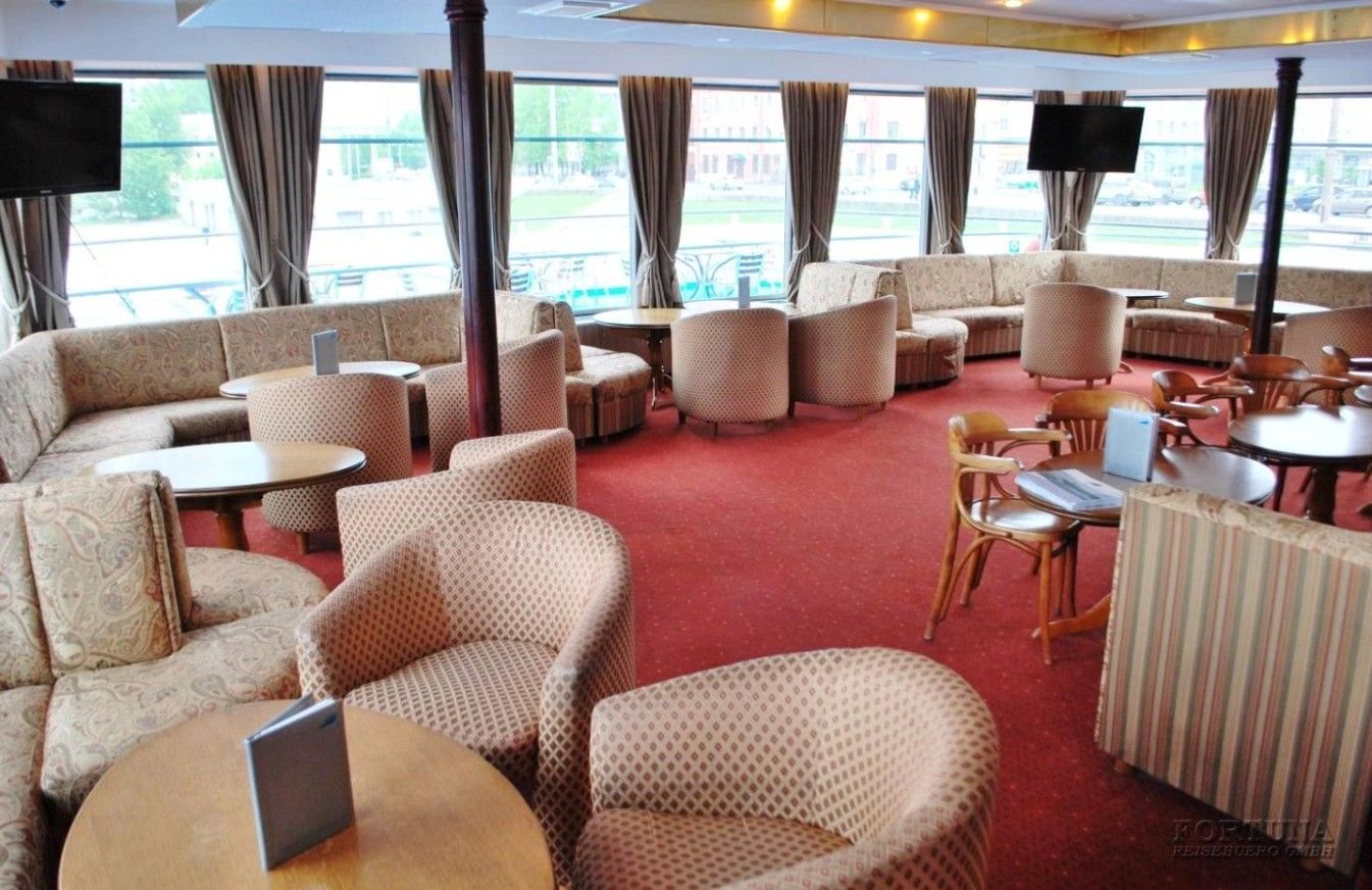 Речные круизы. Теплоход Волга Стар, Бар Панорама