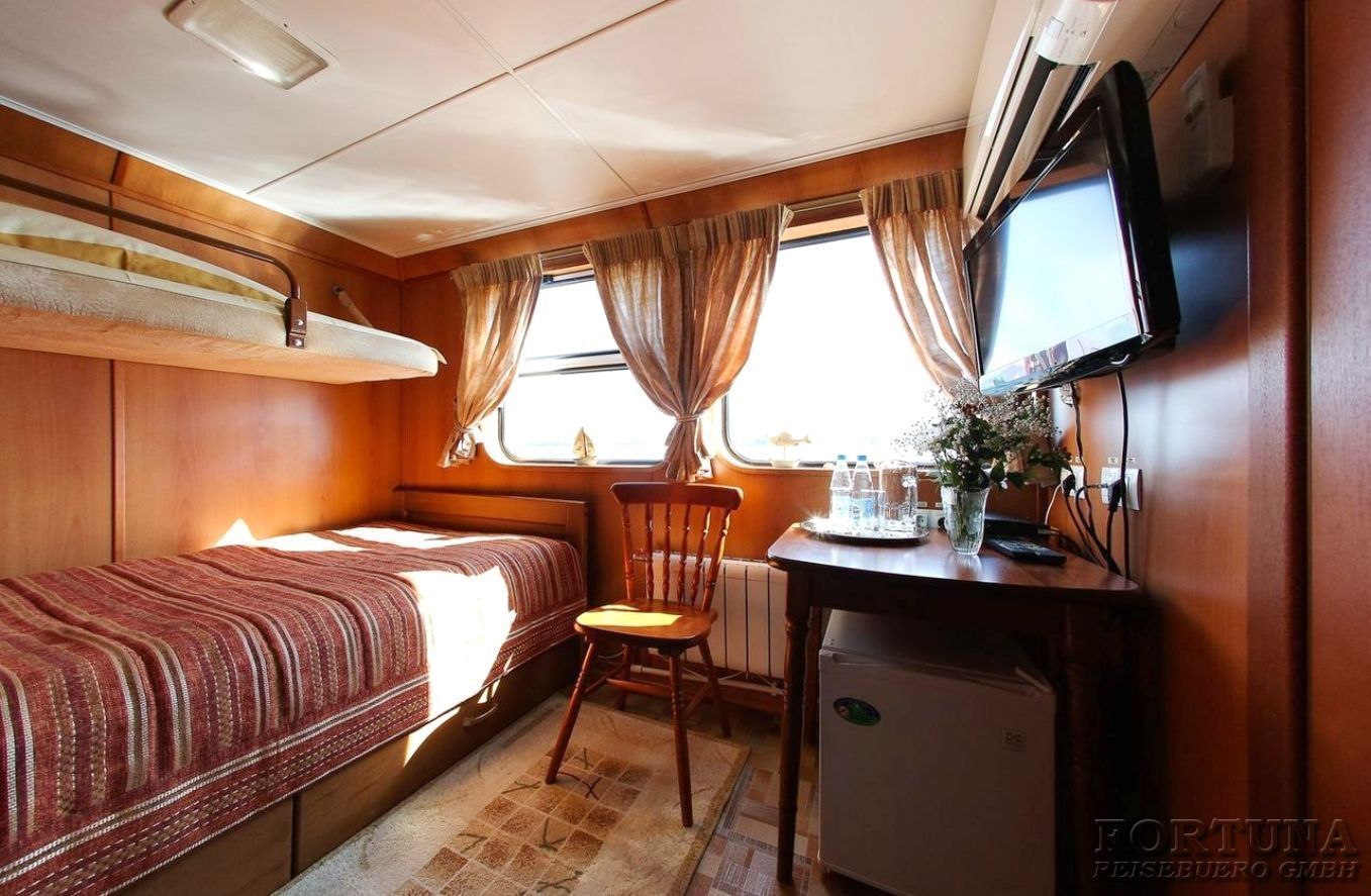 ТХ Куприян, каюта категории ПОЛУЛЮКС 3 ||4