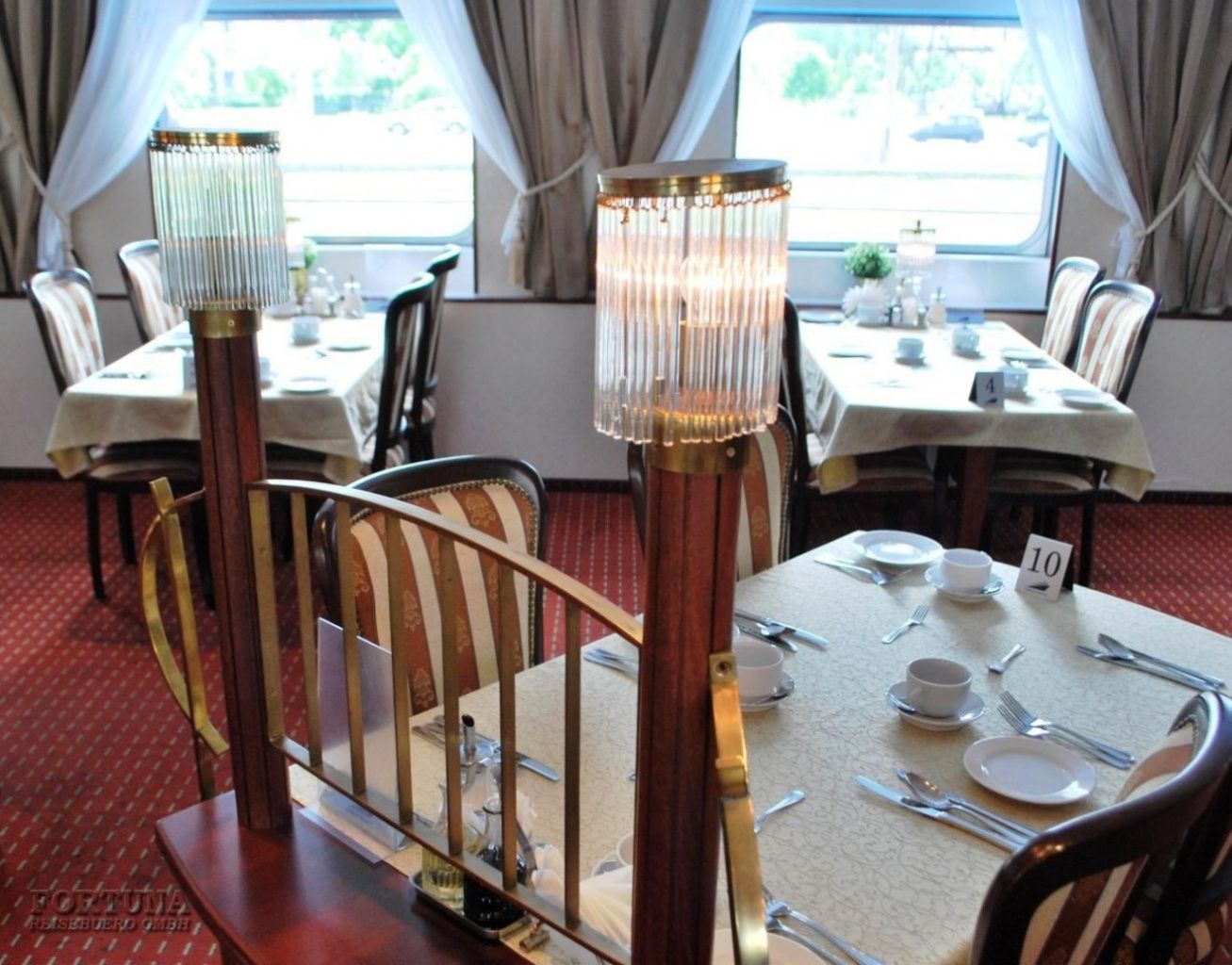 Речные круизы, тх Волга Стар. Ресторан Малый НЕВА ||1