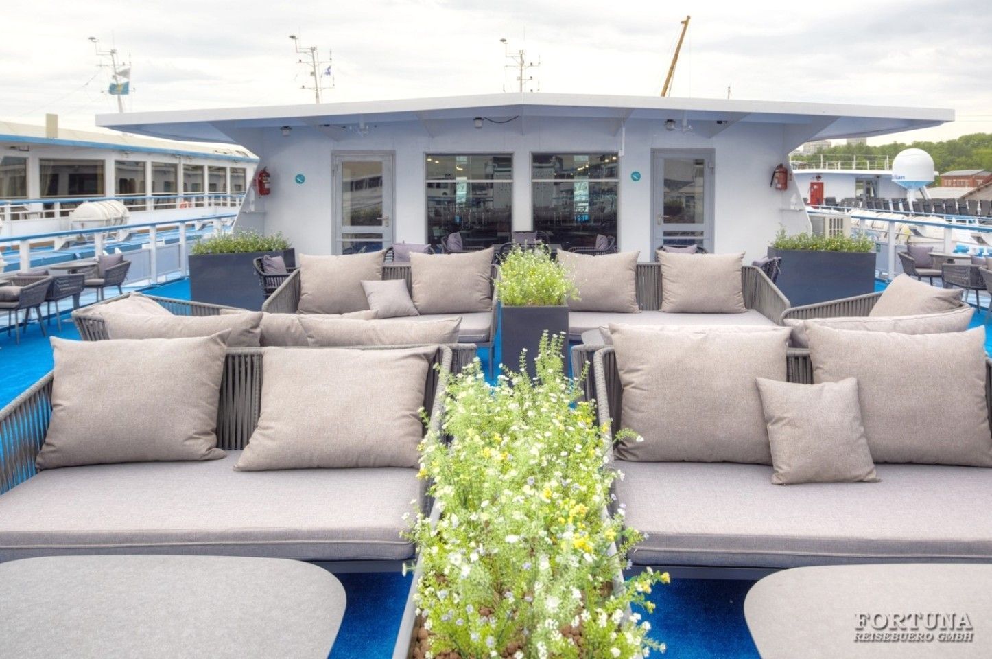 Тх Игорь Стравинский 4*. Солнечная палуба ||3