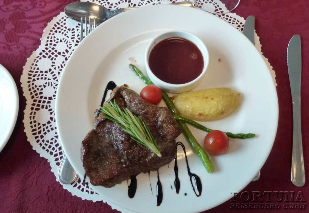 Речные круизы, теплоход Волга Стар. Ресторан ||1